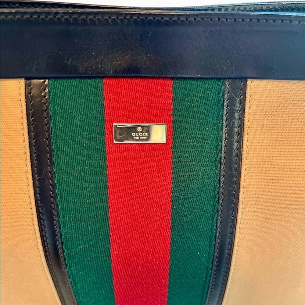 Gucci Web Sherry Line Shoulder Bag In Excellent Condition - Picture 10 of 12